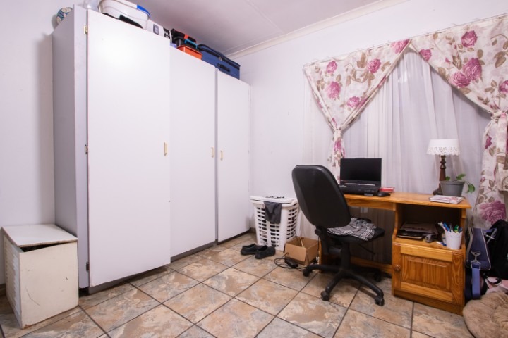 To Let 1 Bedroom Property for Rent in Die Bult North West